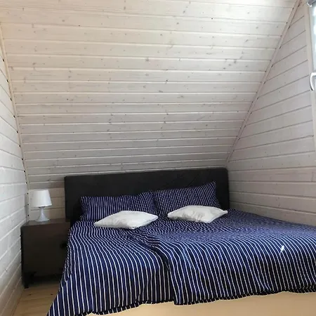 Kapitanskie Z Prywatnym Polem Do Gry W Mini Golf *