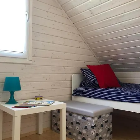 Orman Evi Kapitanskie Z Prywatnym Polem Do Gry W Mini Golf