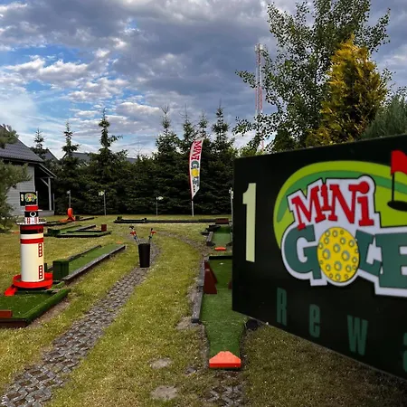 Kapitanskie Z Prywatnym Polem Do Gry W Mini Golf Деревянный коттедж