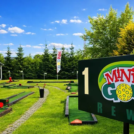 Kapitańskie Z Prywatnym Polem Do Gry W Mini Golf