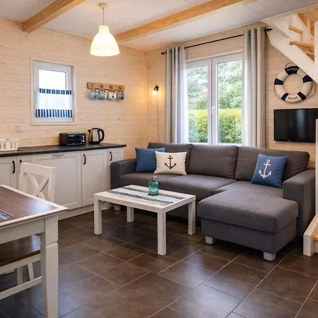 Kapitańskie Z Prywatnym Polem Do Gry W Mini Golf Domek letniskowy