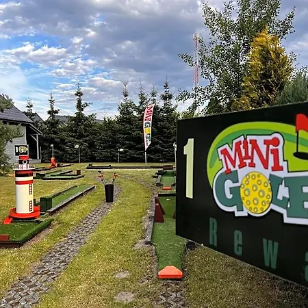 Kapitanskie & Mini Golf אכסניה *