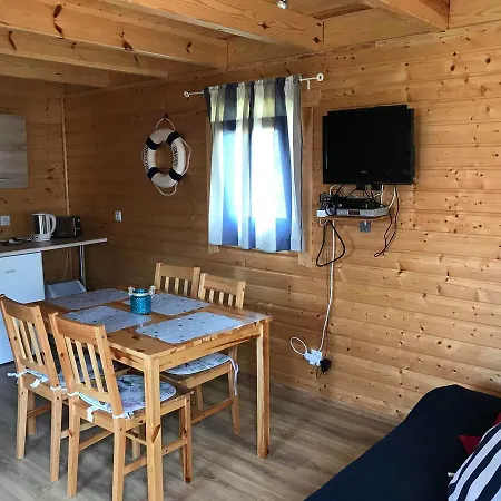 Kapitanskie Z Prywatnym Polem Do Gry W Mini Golf