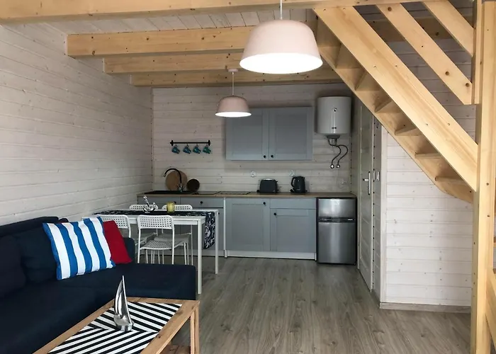 Kapitanskie Z Prywatnym Polem Do Gry W Mini Golf Деревянный коттедж