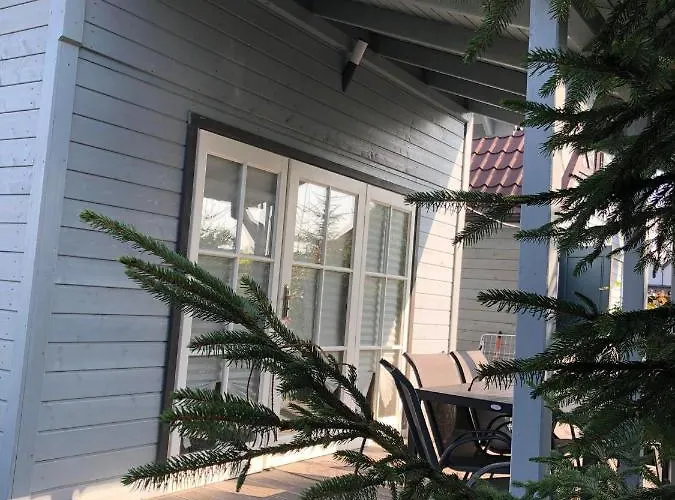 Kapitanskie Z Prywatnym Polem Do Gry W Mini Golf Деревянный коттедж