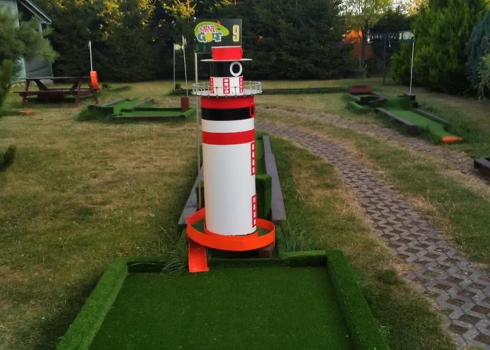 Kapitanskie Z Prywatnym Polem Do Gry W Mini Golf Деревянный коттедж *