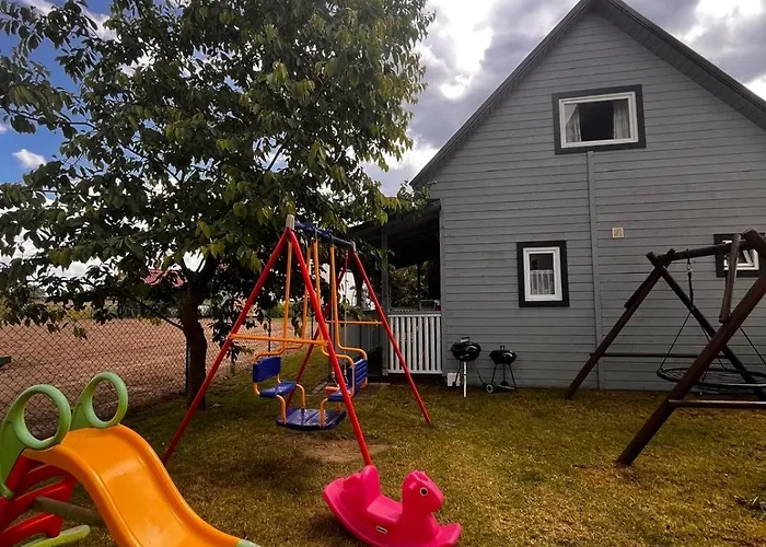 Kapitanskie Z Prywatnym Polem Do Gry W Mini Golf *