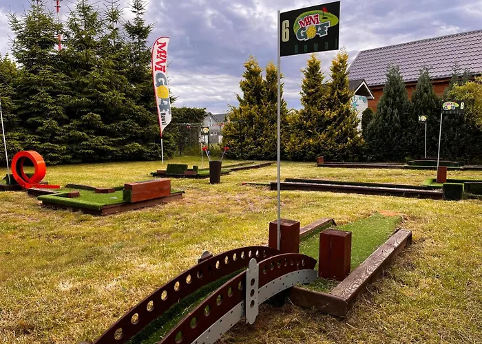 Kapitanskie Z Prywatnym Polem Do Gry W Mini Golf Реваль