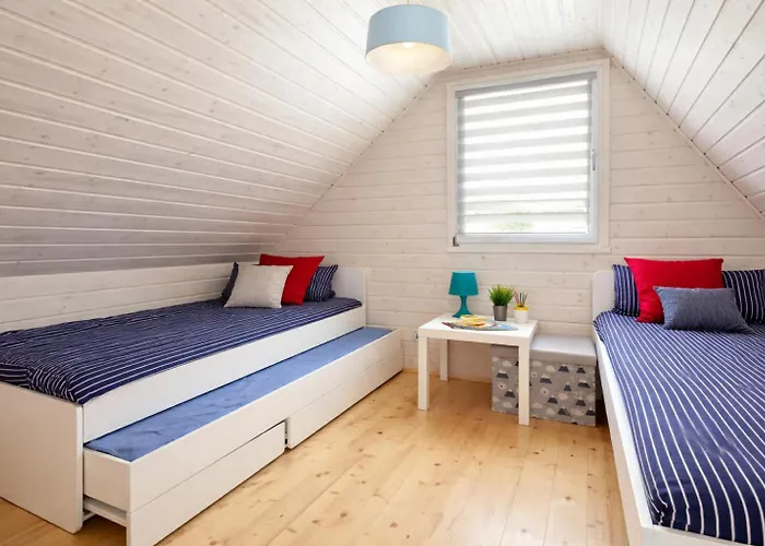 Kapitańskie Z Prywatnym Polem Do Gry W Mini Golf Domek letniskowy