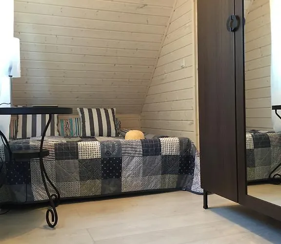 Kapitanskie Z Prywatnym Polem Do Gry W Mini Golf Деревянный коттедж